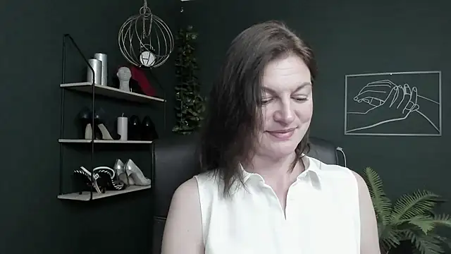 Chat +18 de VivianWILD ao vivo