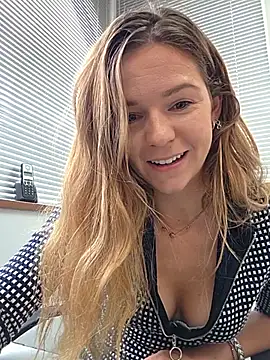 lucie_mehott's Webcam Show