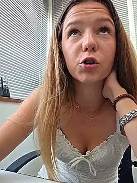 lucie_mehott's Webcam Show