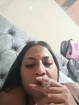 Giselabrunette25 现场XXX聊天