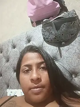 Chat XXX en directo de Giselabrunette25