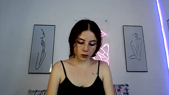 Rihana14's Live XXX Chat