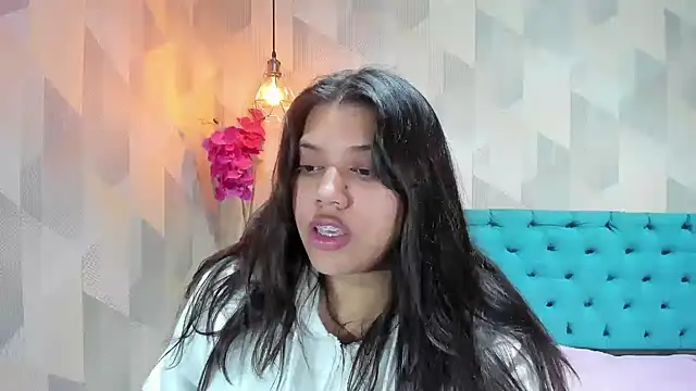 Chat XXX en directo de LindaBreeS