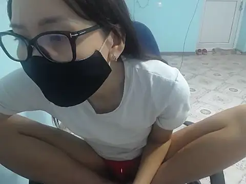 Živý XXX chat elllaaxx