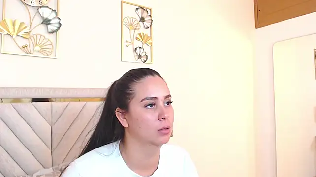 MadisonJenner Show in webcam