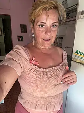Sunbelxx Adlı Modelin Canlı XXX Sohbeti