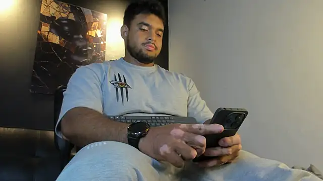 Big_furry_bear13 Pertunjukan Webcam