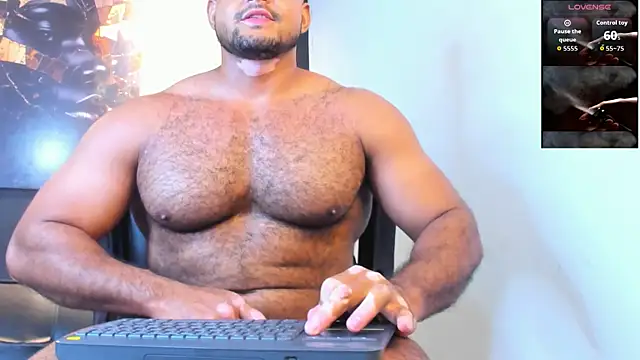 Big_furry_bear13のウェブカメラショー