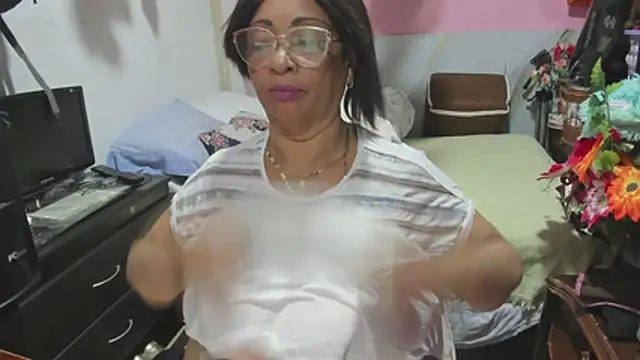 Mrs_mommy_ 网络视讯表演