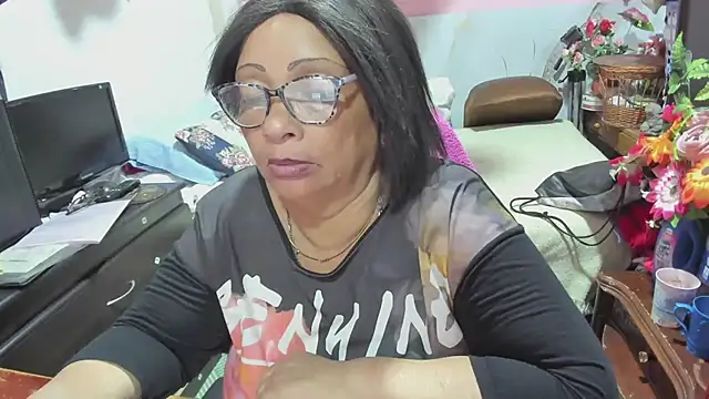 צ'אט XXX בשידור חי של Mrs_mommy_