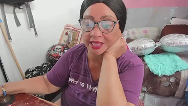 Mrs_mommy_ Chat XXX in diretta
