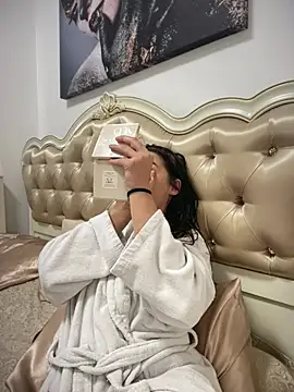HotXMom_ Adlı Modelin Canlı XXX Sohbeti
