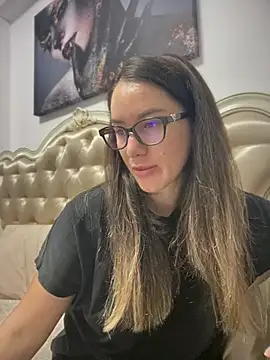 HotXMom_ Adlı Modelin Canlı XXX Sohbeti