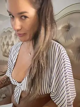 HotXMom_ live XXX chat