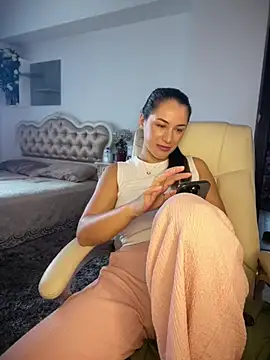 HotXMom_ Chat XXX in diretta