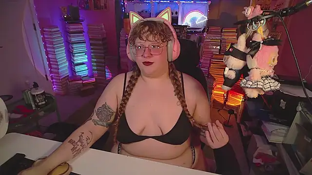 הופעת וובקאם של FatVeronica