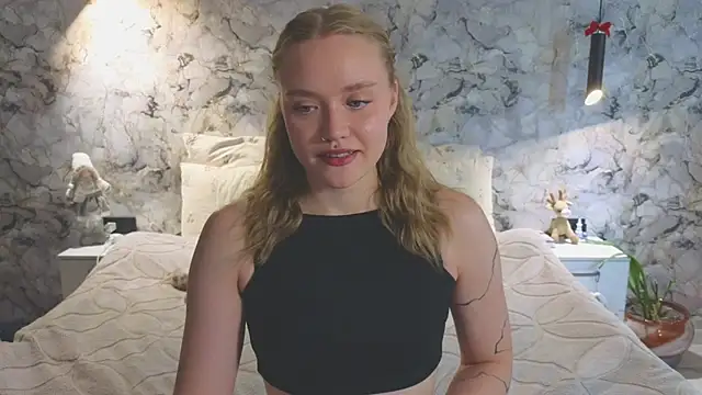 Aurora_Golden1's Live XXX Chat