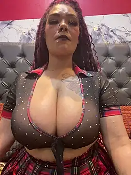 SEXYPRADAxx11: онлайн-секс-чат