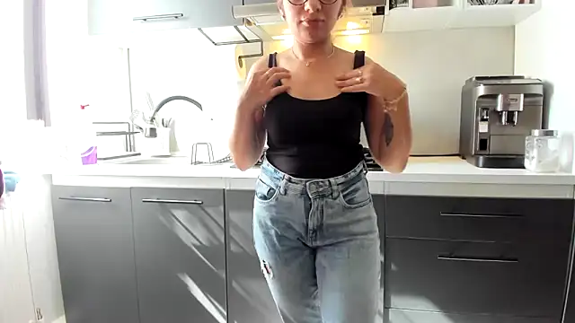 mariahotgirl Pertunjukan Webcam