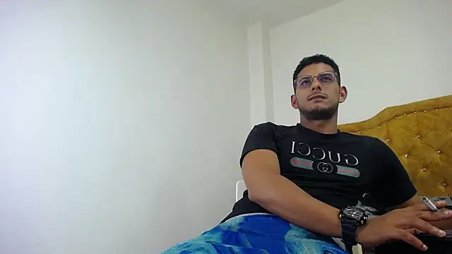 Chris_Dick23's Webcam Show