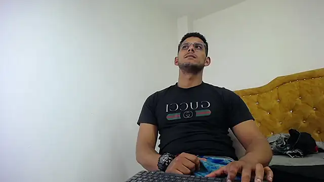 הופעת וובקאם של Chris_Dick23