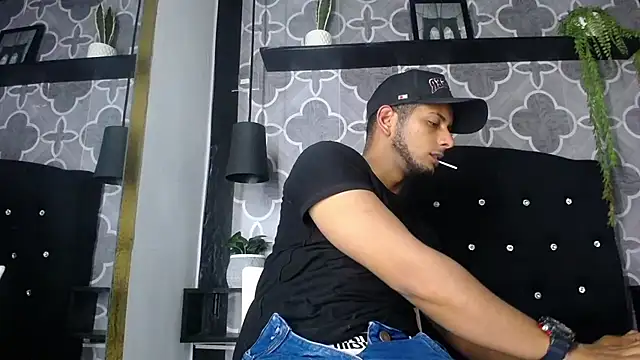 Pokazy przed kamerką – Chris_Dick23