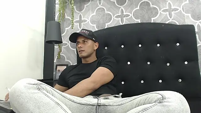 Show modela Chris_Dick23 na web-kameri
