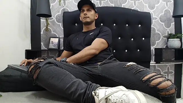 Chris_Dick23 Adlı Modelin Web Kamerası Şovu