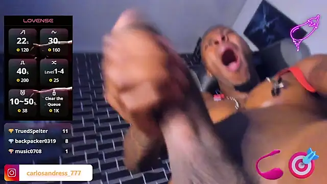 Lil_Curvedn Webbikameraesitys