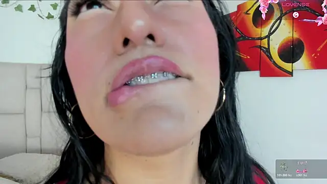 KorinaKovaa élő XXX-chatje