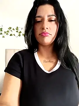 Chat XXX en directo de KorinaKovaa