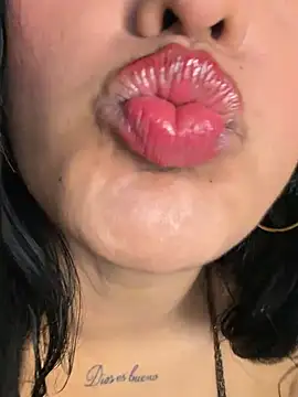 KorinaKovaa 即時 XXX 聊天