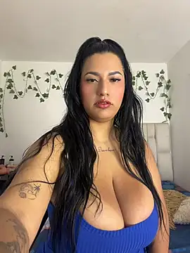 KorinaKovaa Adlı Modelin Canlı XXX Sohbeti