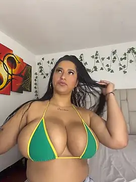 KorinaKovaa Adlı Modelin Canlı XXX Sohbeti