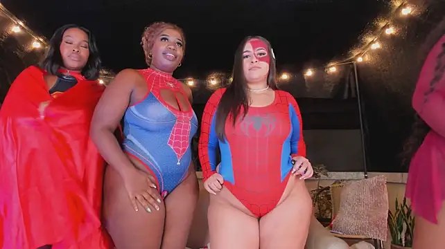 Show de Chanel_boobs2 na webcam