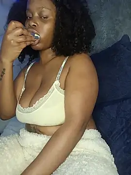 QUEENZAZA's Live XXX Chat