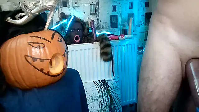 happyDevil669: διαδικτυακό σόου στην κάμερα