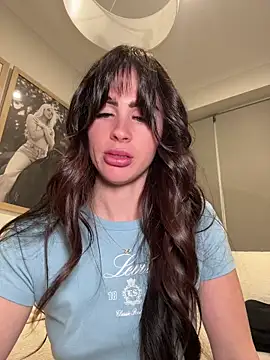 aus_queen Adlı Modelin Web Kamerası Şovu
