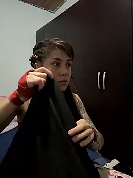 XXX chat uživo modela Hellen_dumont
