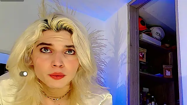 honey_skin: διαδικτυακό σόου στην κάμερα