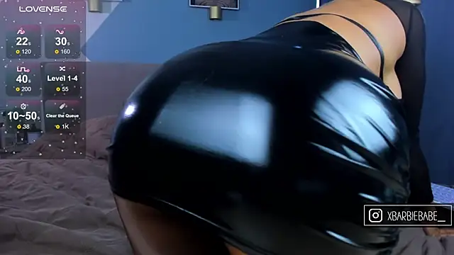 צ'אט XXX בשידור חי של XBarbieBabeX