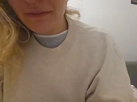 צ'אט XXX בשידור חי של Maloubow