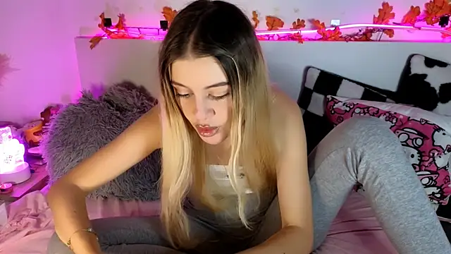nicollewetpussy's Live XXX Chat
