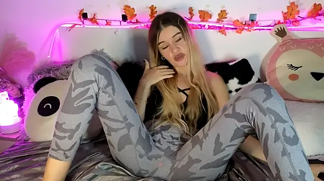 nicollewetpussy Chat XXX live