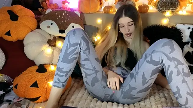nicollewetpussyn Live XXX chat