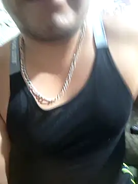 הופעת וובקאם של GusssHOT
