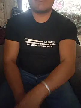 הופעת וובקאם של GusssHOT