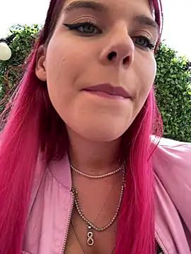 RiriRoseey – live chatrum