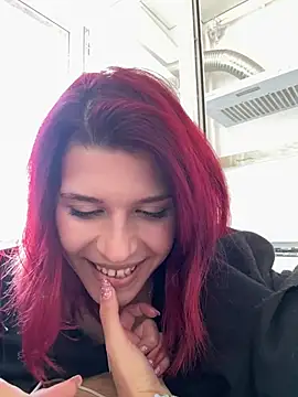 Chat +18 de RiriRoseey ao vivo