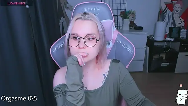 Živá chatovací místnost miray_kuriyama123